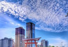 Praça Riugi Kojima – Praça do Torii